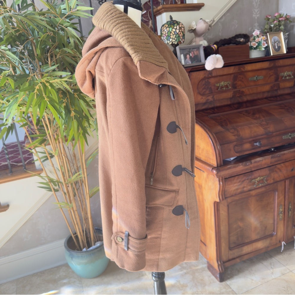 COLE HAAN ladies, long sleeve winter coat with hood, zip front size 10 - Picture 3 of 12